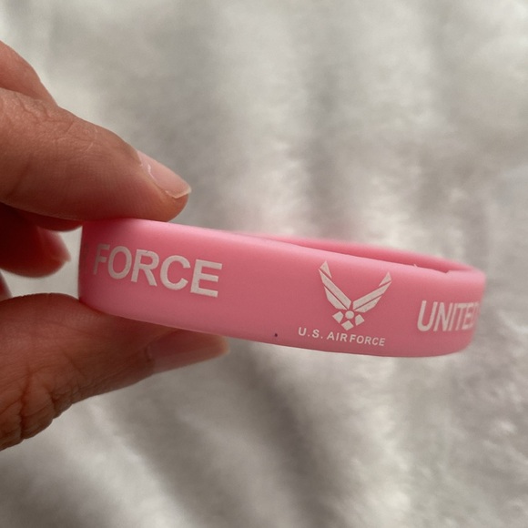 Pink and white United States Air Force silicone bracelet - Picture 13 of 17